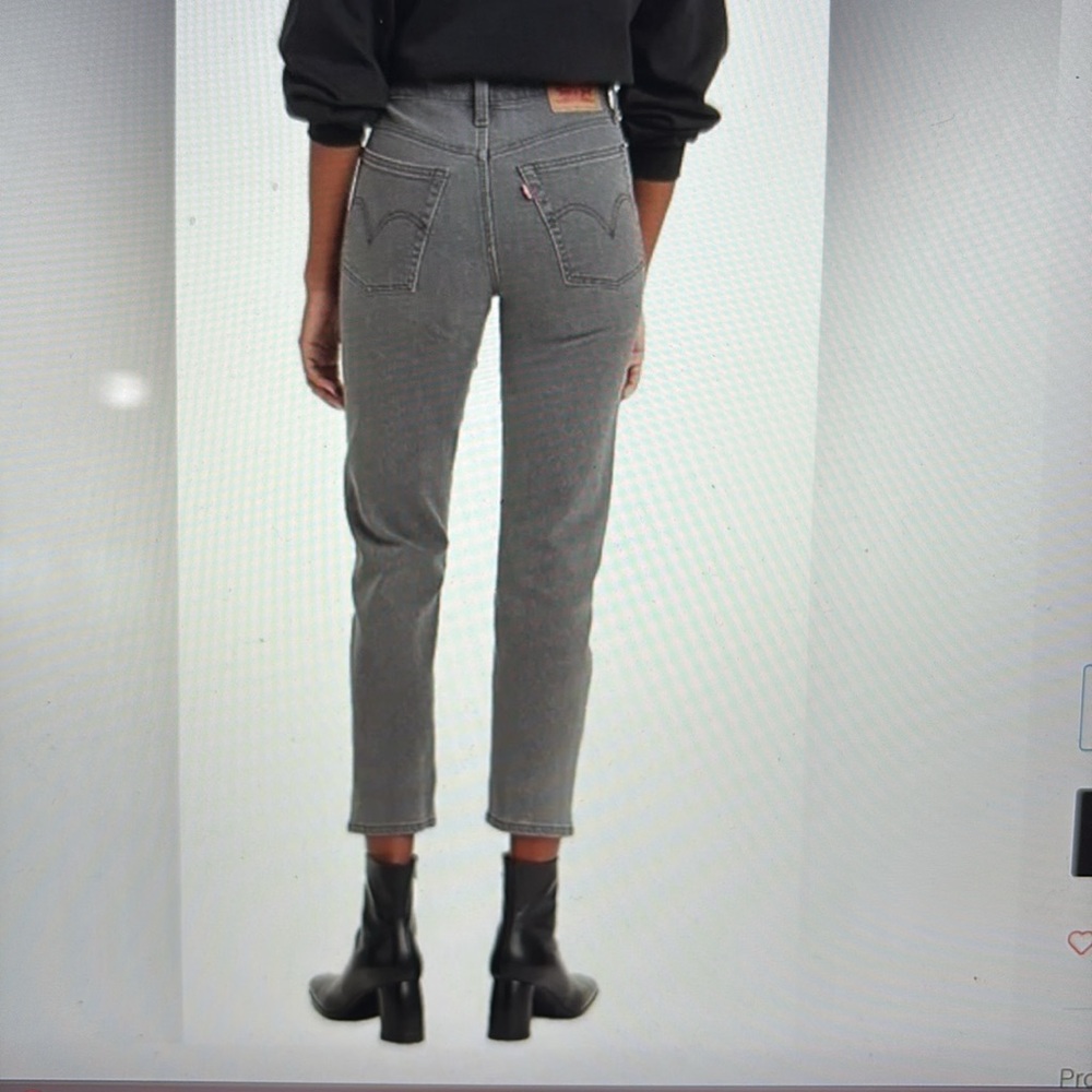 Levi's Wedgie Straight Leg Jeans in Gray sz 27